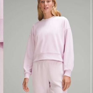 lululemon athletica Lightweight Crewneck Sweatshirt in Light Pink